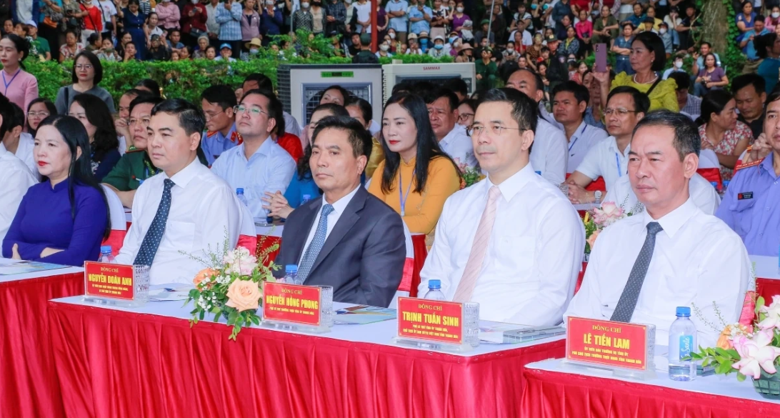 Các đại biểu dự Lễ hội Lam Kinh năm 2025. (Ảnh: Lê Hợi)