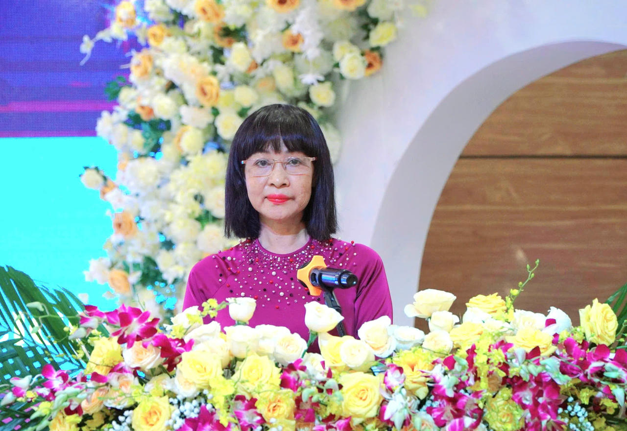 Bà Quảng Xuân Lụa - Giám đốc Trung tâm xúc tiến, đầu tư, thương mại và du lịch An Giang phát biểu tại buổi họp mặt.