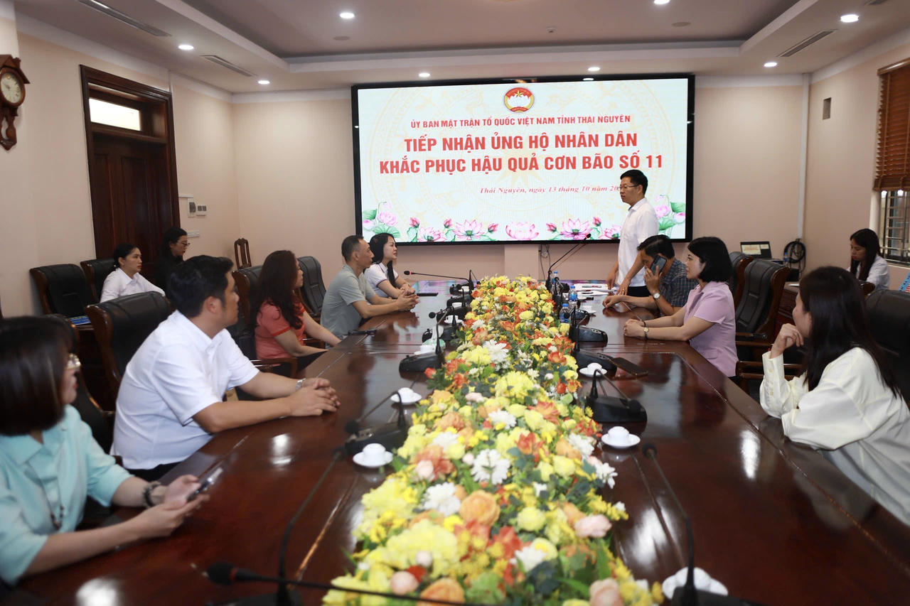 Đoàn Báo Pháp luật Việt Nam và đơn vị đồng hành có mặt tại Thái Nguyên. (Ảnh: Lê Hanh)