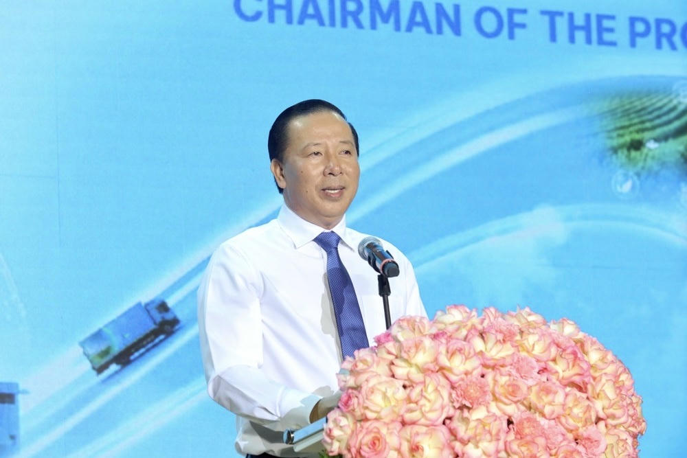 Ông Nguyễn Văn Út, Chủ tịch UBND tỉnh Tây phát biểu tại buổi họp mặt.