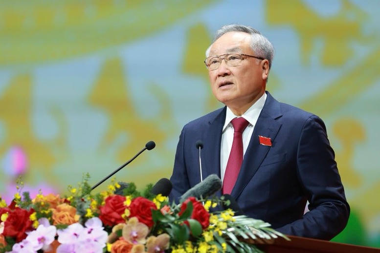 Ủy viên Bộ Chính trị, Phó Bí thư Thường trực Đảng ủy, Phó Thủ tướng Thường trực Chính phủ Nguyễn Hòa Bình trình bày báo cáo chính trị của Ban Chấp hành Đảng bộ Chính phủ nhiệm kỳ 2020-2025 - Ảnh: VGP/Nhật Bắc