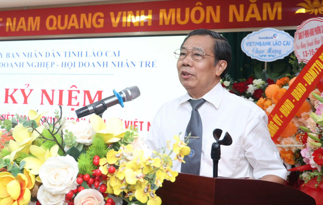 Ông Phạm Ngọc Lương - Phó Chủ tịch Thường trực Hiệp hội doanh nghiệp tỉnh Lào Cai phát biểu tại buổi lễ.