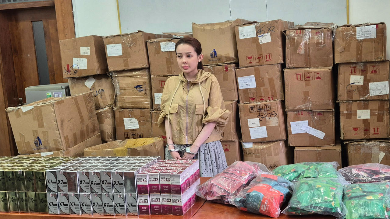 Bắt giam Ngân 98 về hành vi sản xuất, buôn bán hàng giả là thực phẩm