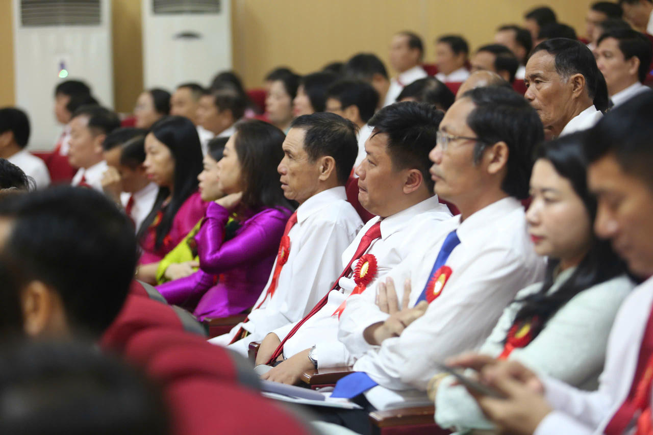  400 điển hình tiên tiến, tiêu biểu xuất sắc trong toàn tỉnh Hà Tĩnh tham dự Đại hội.