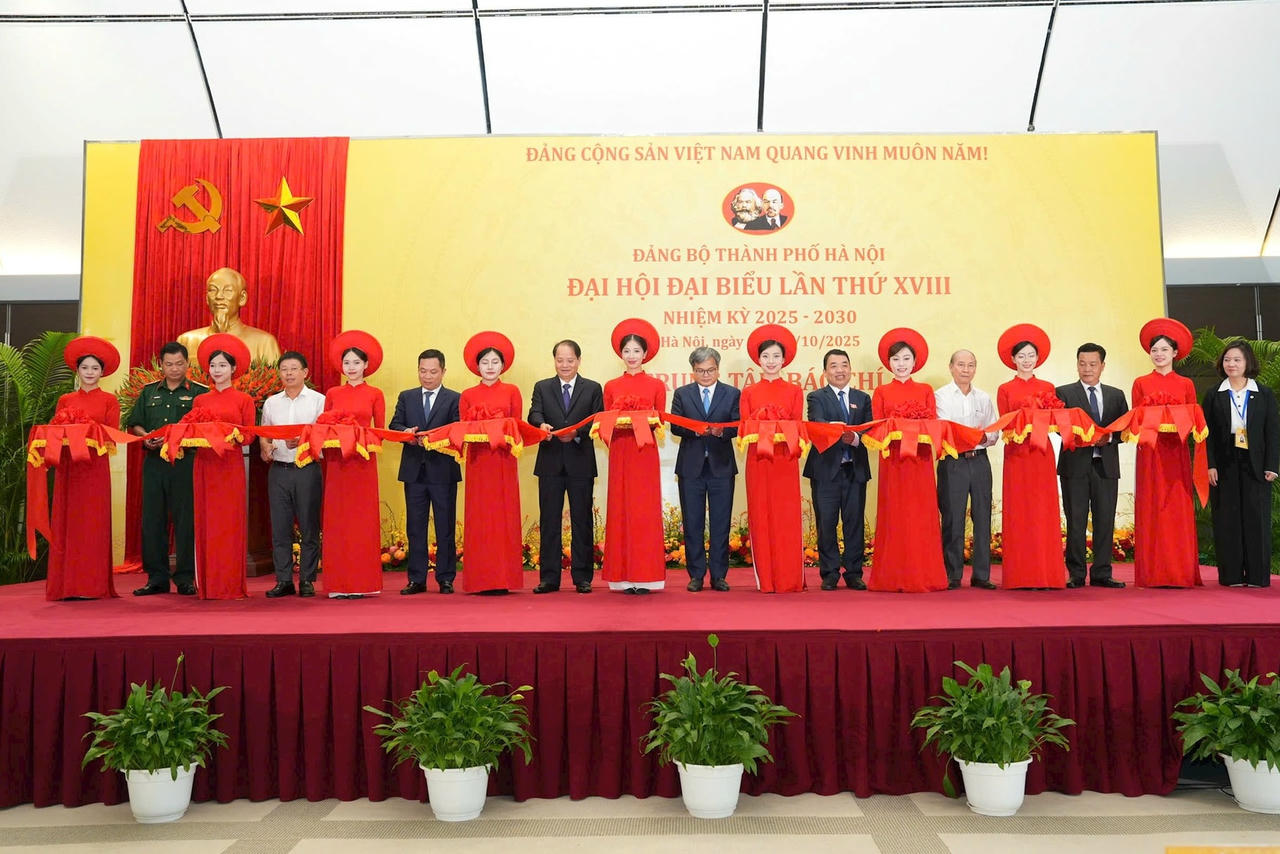 Khai trương Trung tâm Báo chí phục vụ Đại hội đại biểu Đảng bộ TP Hà Nội lần thứ XVIII