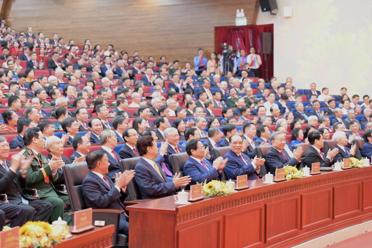 TP Hồ Chí Minh đã nhận được sự quan tâm lãnh đạo sâu sát của Trung ương, cùng sự đồng lòng của Nhân dân và cộng đồng doanh nghiệp, vượt qua nhiều khó khăn, thách thức.