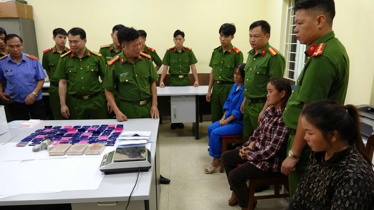 Hình ảnh Đại tá Trần Thanh Sơn trong một vụ án triệt phá ma túy của lực lượng Công an tỉnh Sơn La.