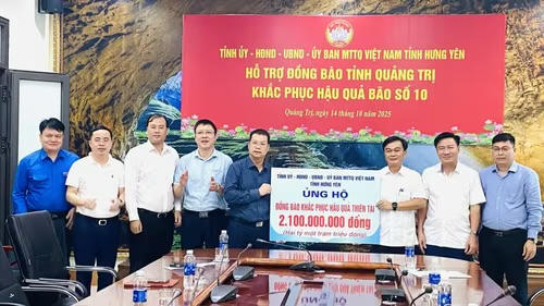 Tỉnh Hưng Yên trao 2,1 tỷ đồng hỗ trợ Nhân dân Quảng Trị khắc phục hậu quả bão số 10.