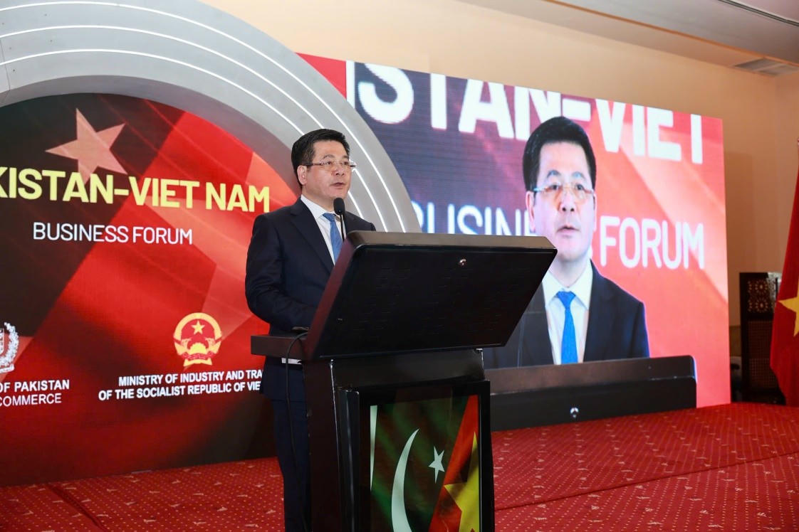 Bộ trưởng Bộ Công Thương Nguyễn Hồng Diên phát biểu tại Diễn đàn Doanh nghiệp Việt Nam - Pakistan.