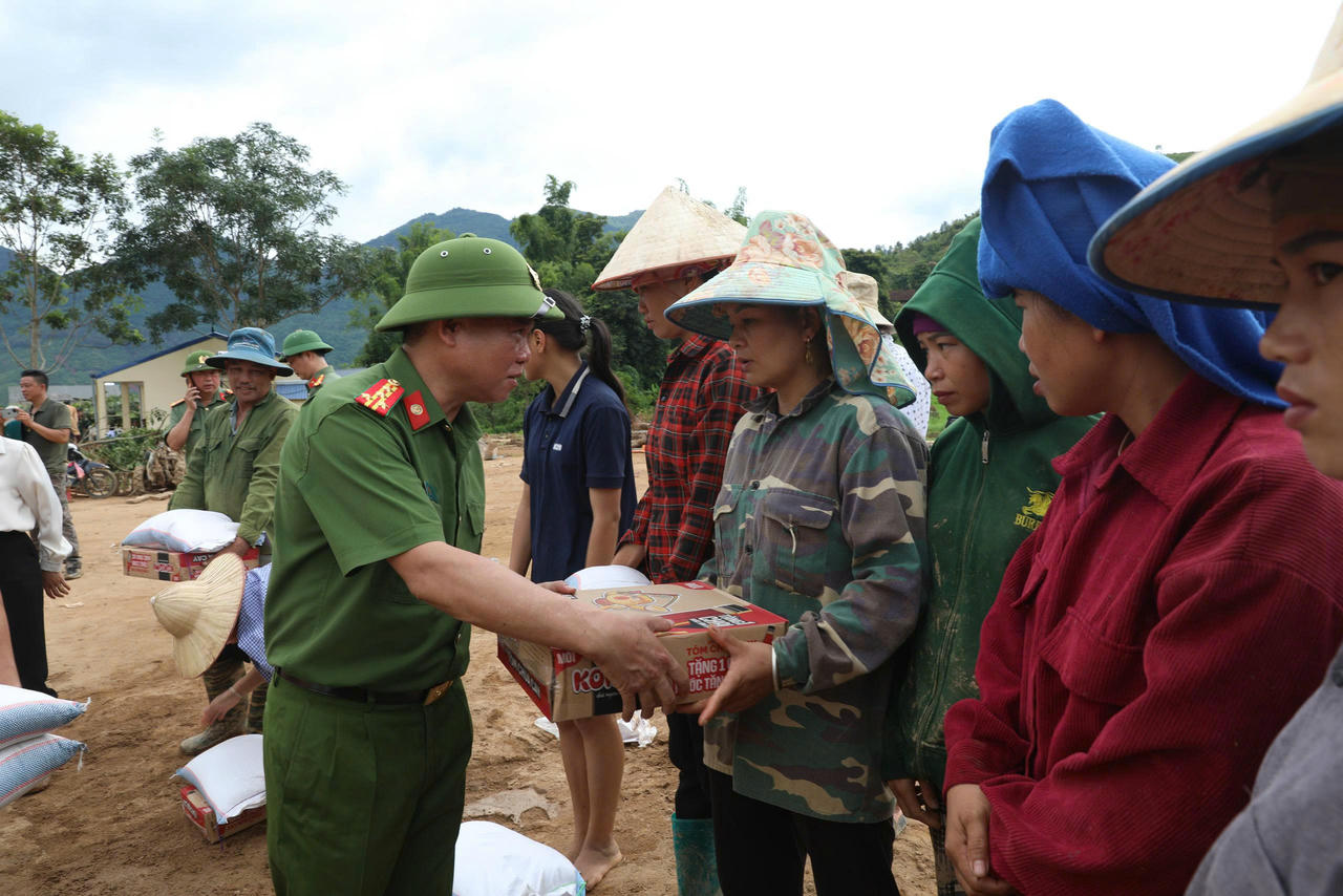Một chuyến công tác của Đại tá Trần Thanh Sơn đến hỗ trợ người dân khó khăn ở tỉnh Sơn La.