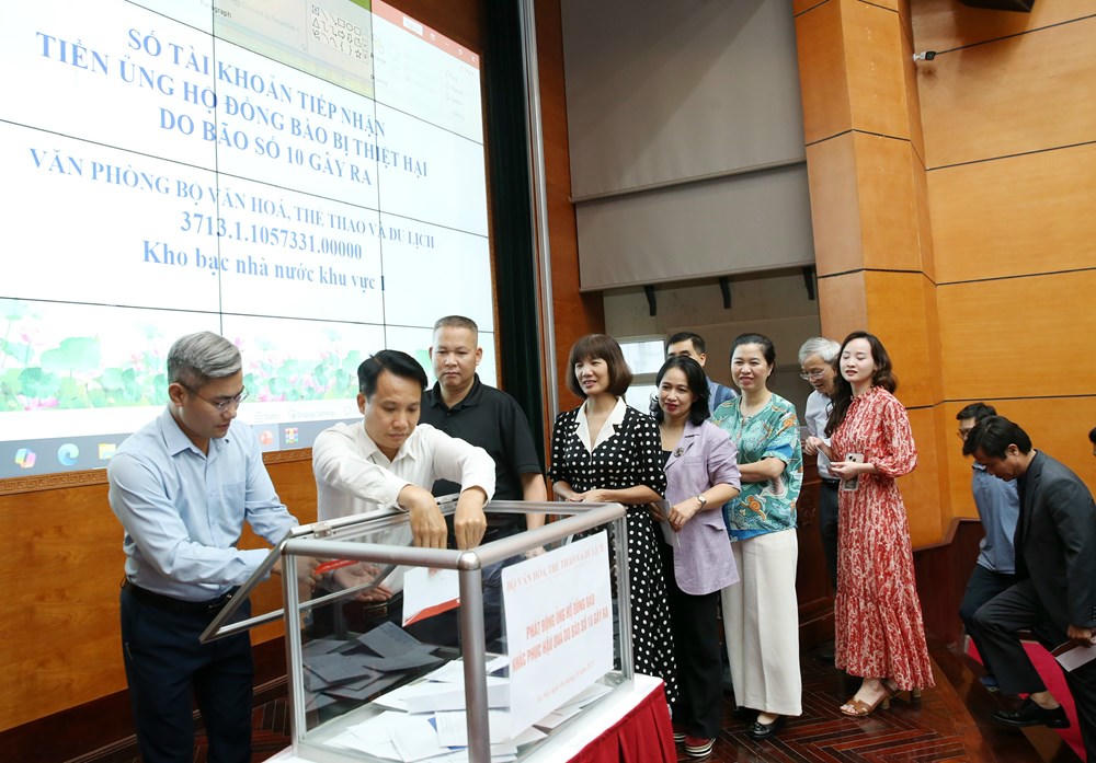 Bộ VHTTDL quyên góp gần 4,3 tỷ đồng hỗ trợ đồng bào vùng bão lũ
