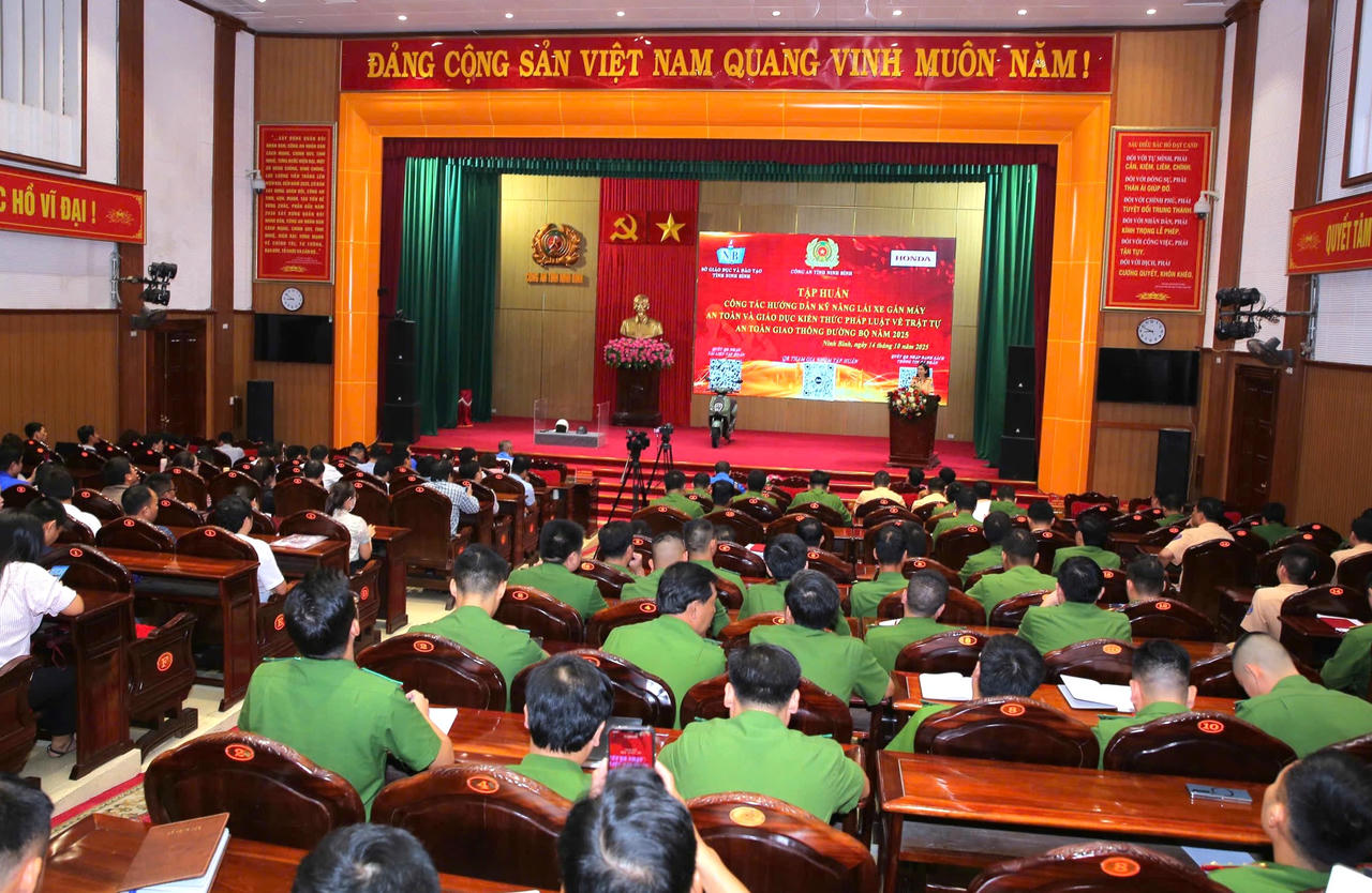 Ninh Bình tập huấn, phổ biến kiến thức pháp luật về trật tự, an toàn giao thông đường bộ 2025