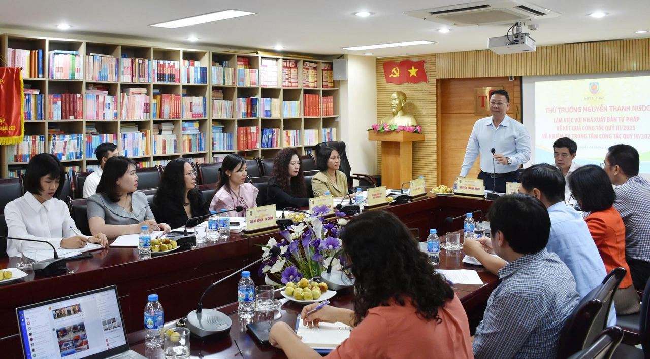 Thứ trưởng Nguyễn Thanh Ngọc kết luận buổi làm việc.