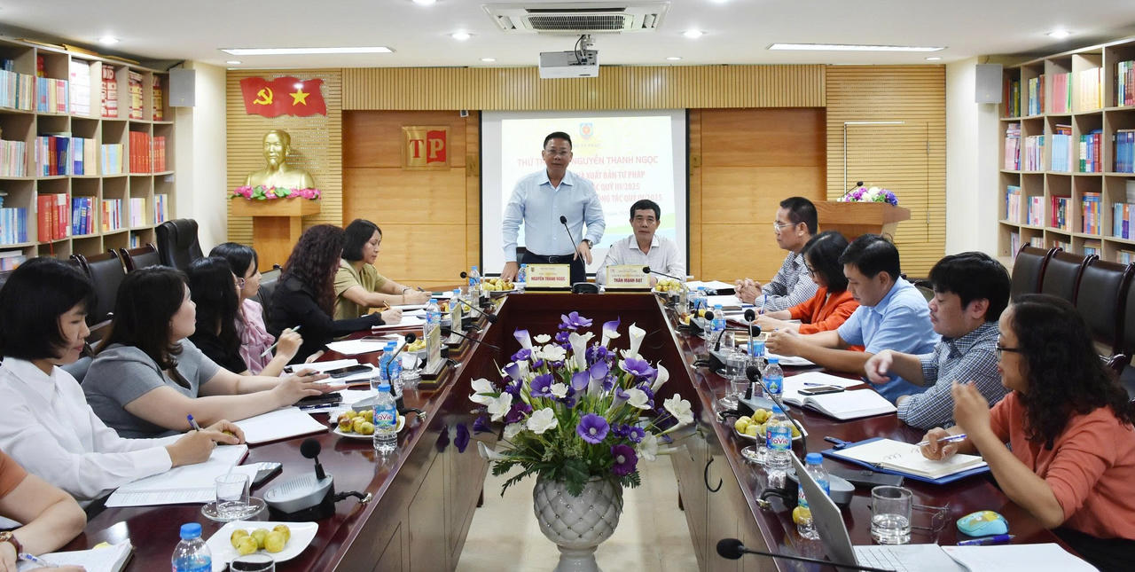 Nhà Xuất bản Tư pháp cần đẩy mạnh chuyển đổi số trong hoạt động xuất bản và phát hành