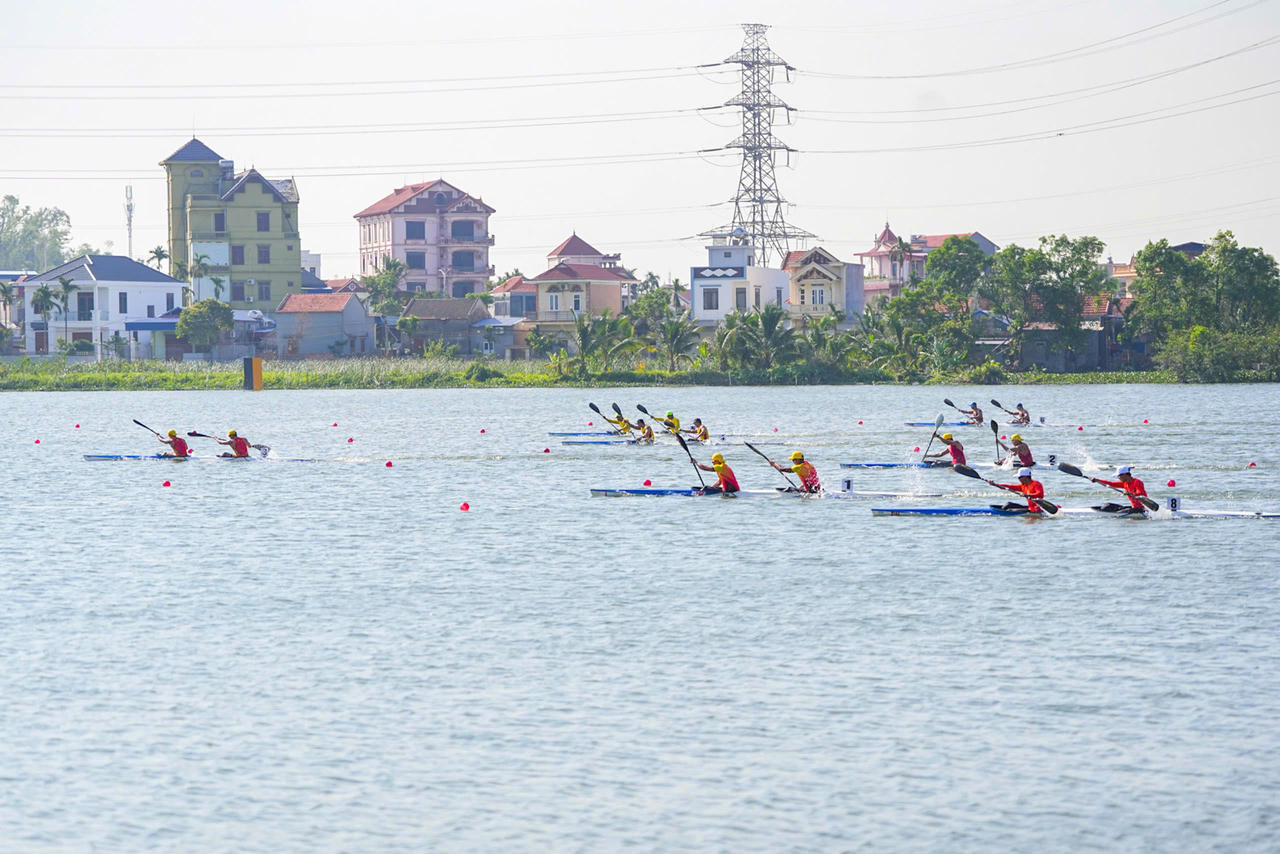Giải Đua thuyền Rowing và Canoeing Vô địch Quốc gia năm 2024 diễn ra tại Hải Phòng.