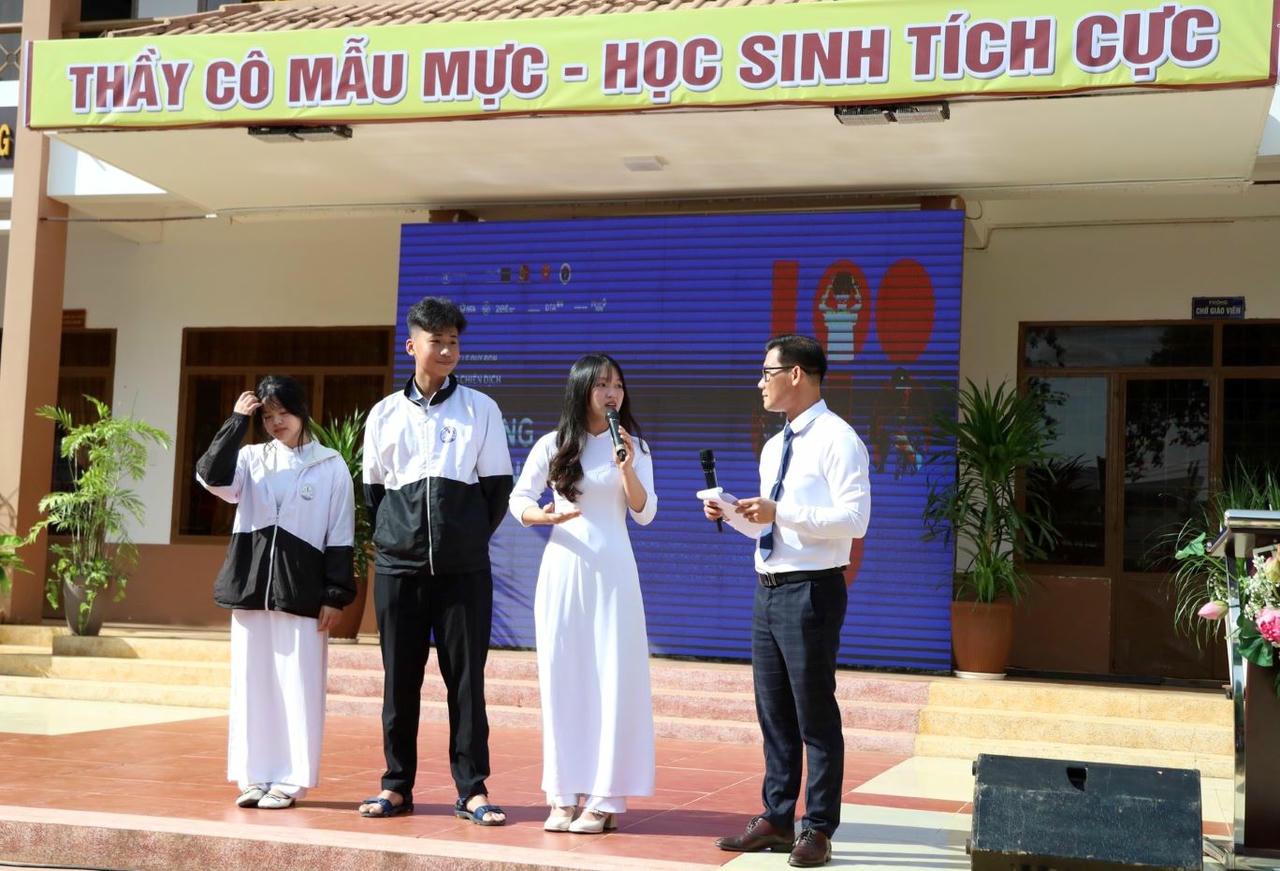 Chuyên gia trang bị kiến thức và kỹ năng nhận diện, phòng tránh các thủ đoạn tội phạm công nghệ cao. (Ảnh: Kim Bảo)