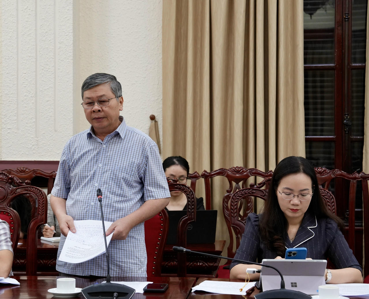 PGS.TS Đinh Dũng Sỹ phát biểu tại cuộc họp