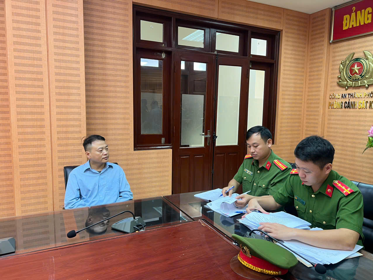 Khởi tố Shark Nguyễn Hòa Bình, phong tỏa tài sản gần 900 tỷ đồng
