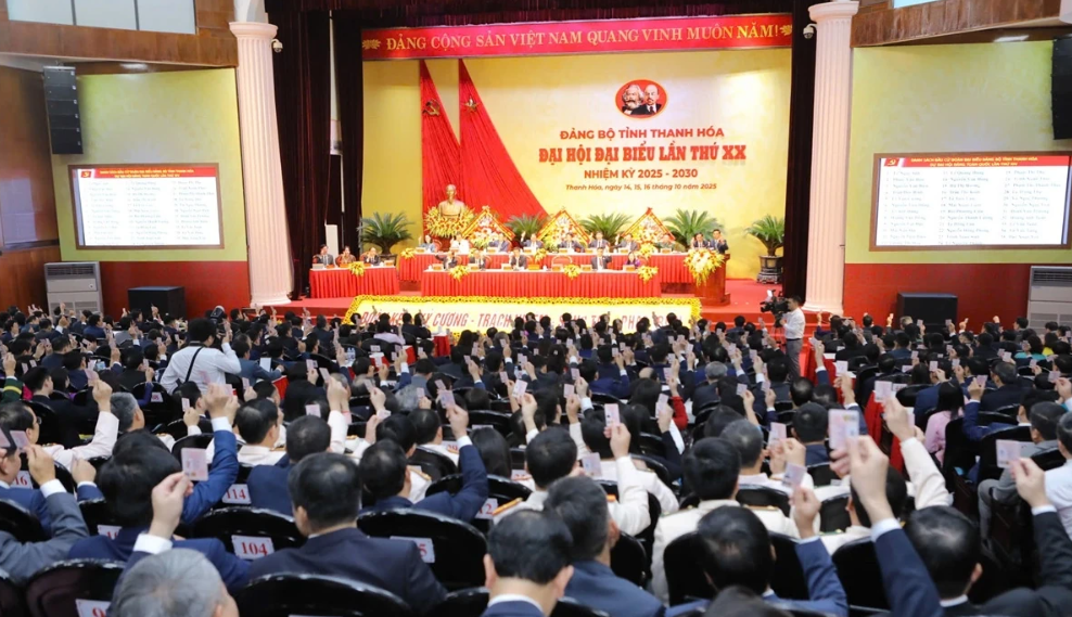 Đại hội biểu quyết thông qua Nghị quyết Đại hội đại biểu Đảng bộ tỉnh lần thứ XX, nhiệm kỳ 2025-2030.