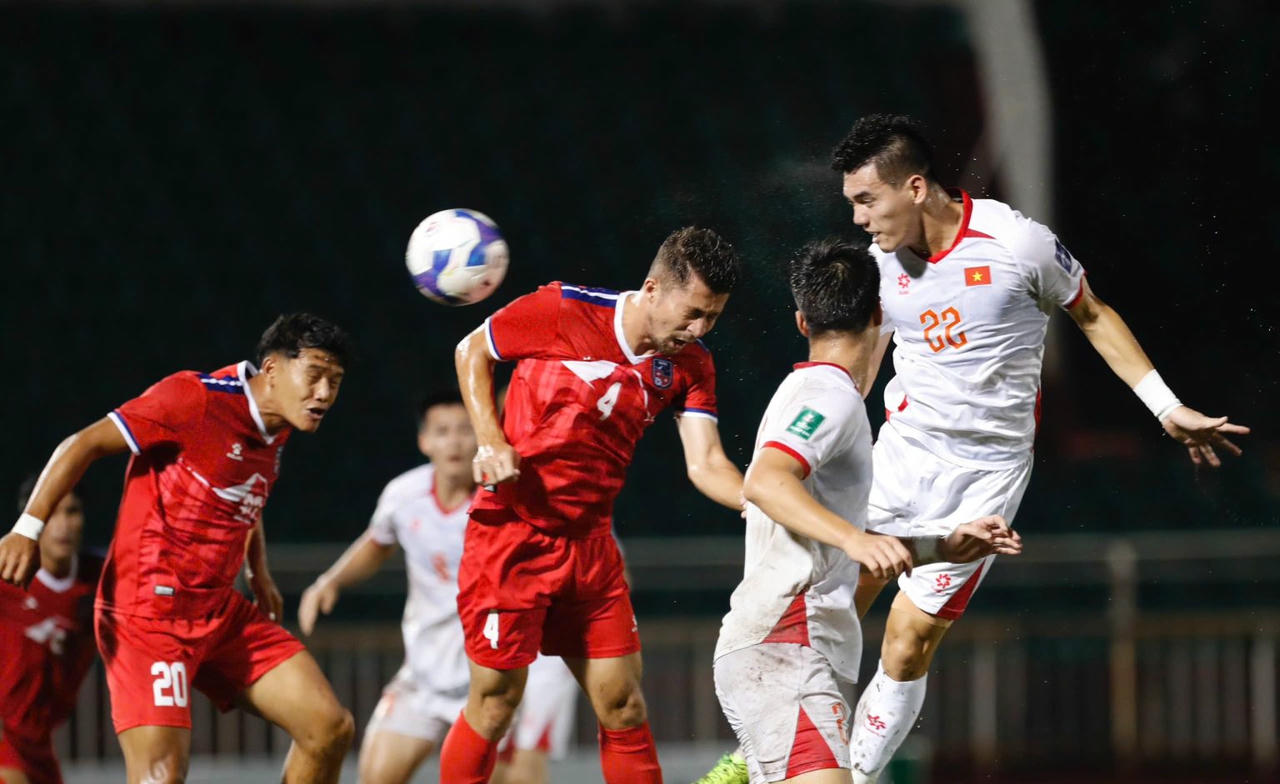 HLV Kim Sang Sik nói lời gan ruột sau trận thắng Nepal khó nhọc