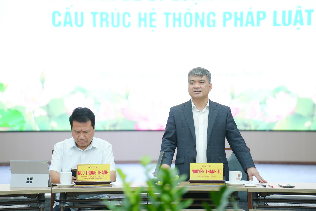 Thứ trưởng Nguyễn Thanh Tú phát biểu khai mạc Hội thảo.