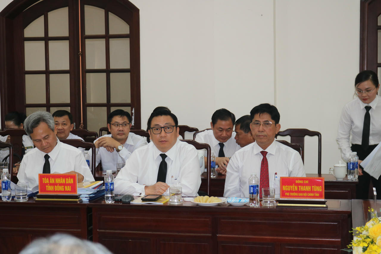 Các đại biểu tham gia hội nghị