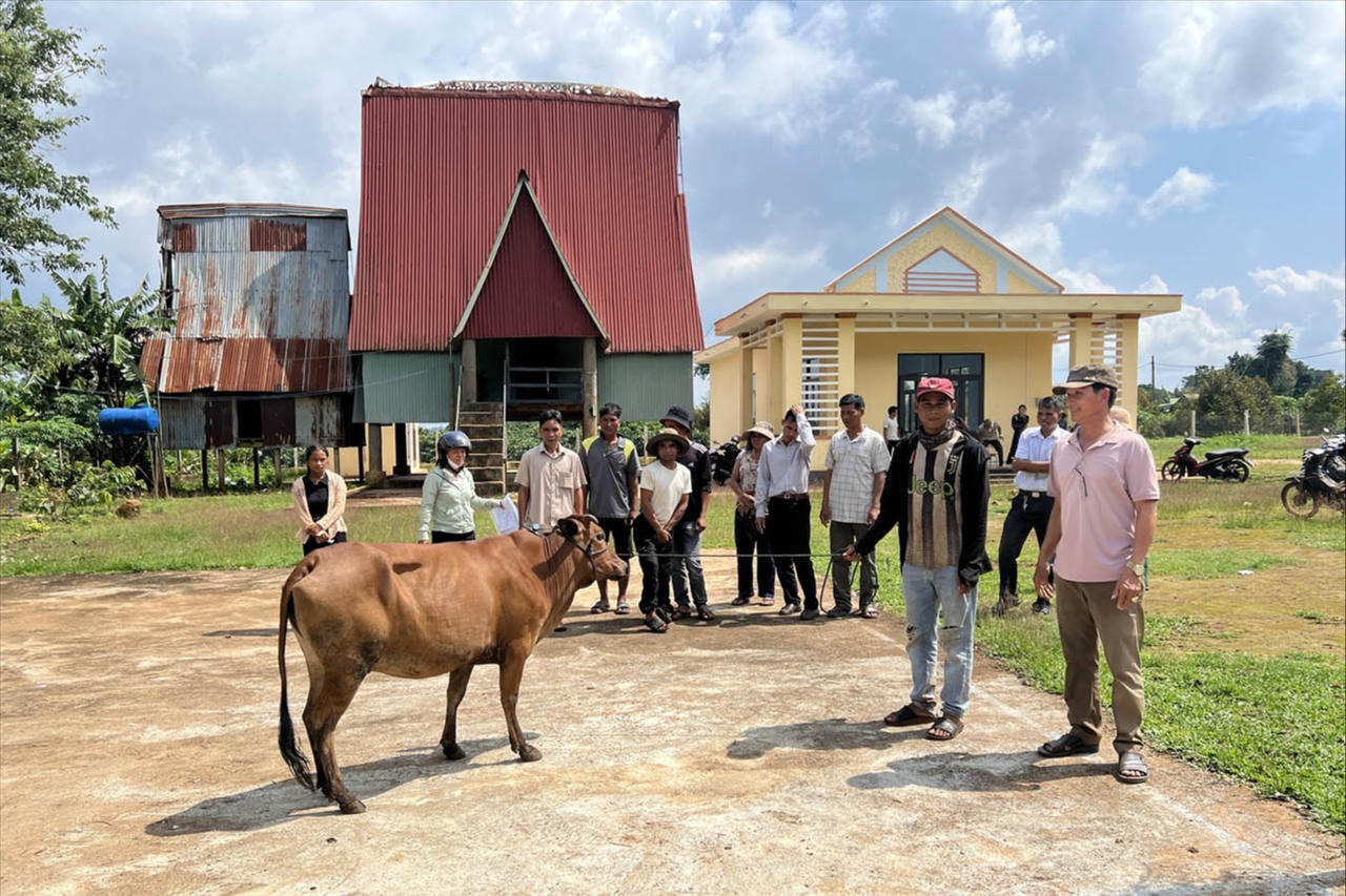 Nhận diện “yếu tố tâm lý xã hội” để thoát nghèo bền vững