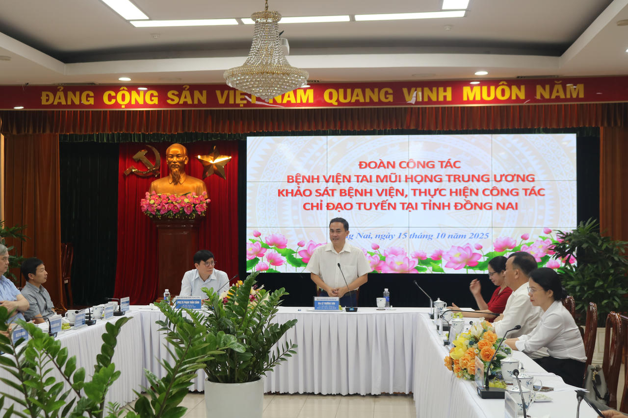 Phó Chủ tịch UBND tỉnh Đồng Nai Lê Trường Sơn phát biểu kết luận tại buổi làm việc.