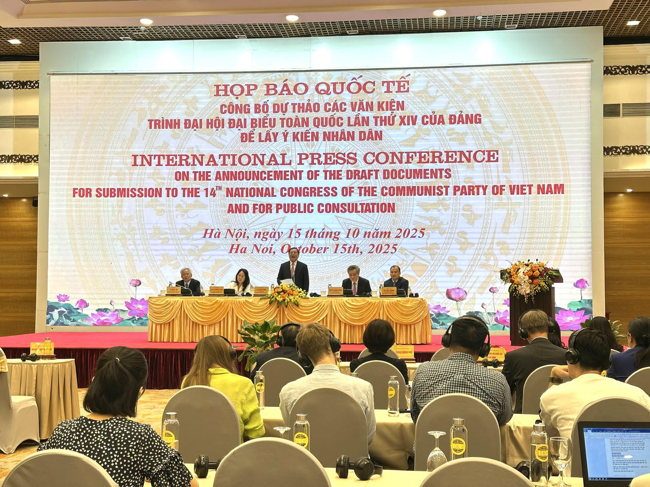 Lấy ý kiến Dự thảo các Văn kiện Đại hội XIV của Đảng: Cầu thị, lắng nghe, tiếp thu và giải trình cụ thể