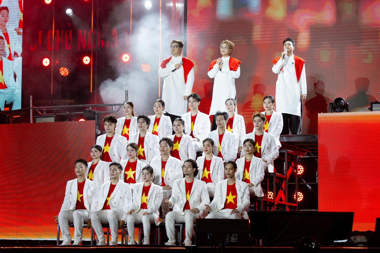 Các nghệ sĩ trình diễn tại Hà Nội. Ảnh: Vmas