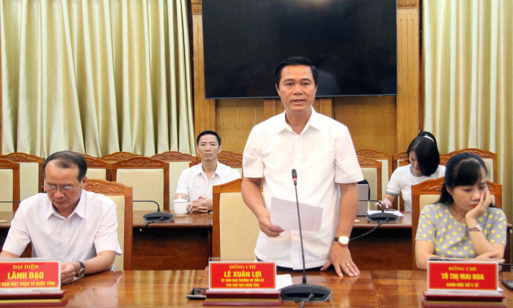 Phó Chủ tịch UBND tỉnh Lê Xuân Lợi phát biểu tại buổi làm việc..