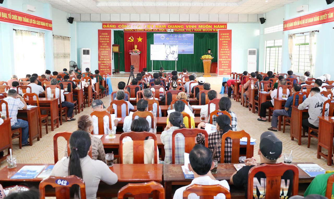 Quang cảnh buổi tuyên truyền.&nbsp;Ảnh: Tuấn Kiệt.