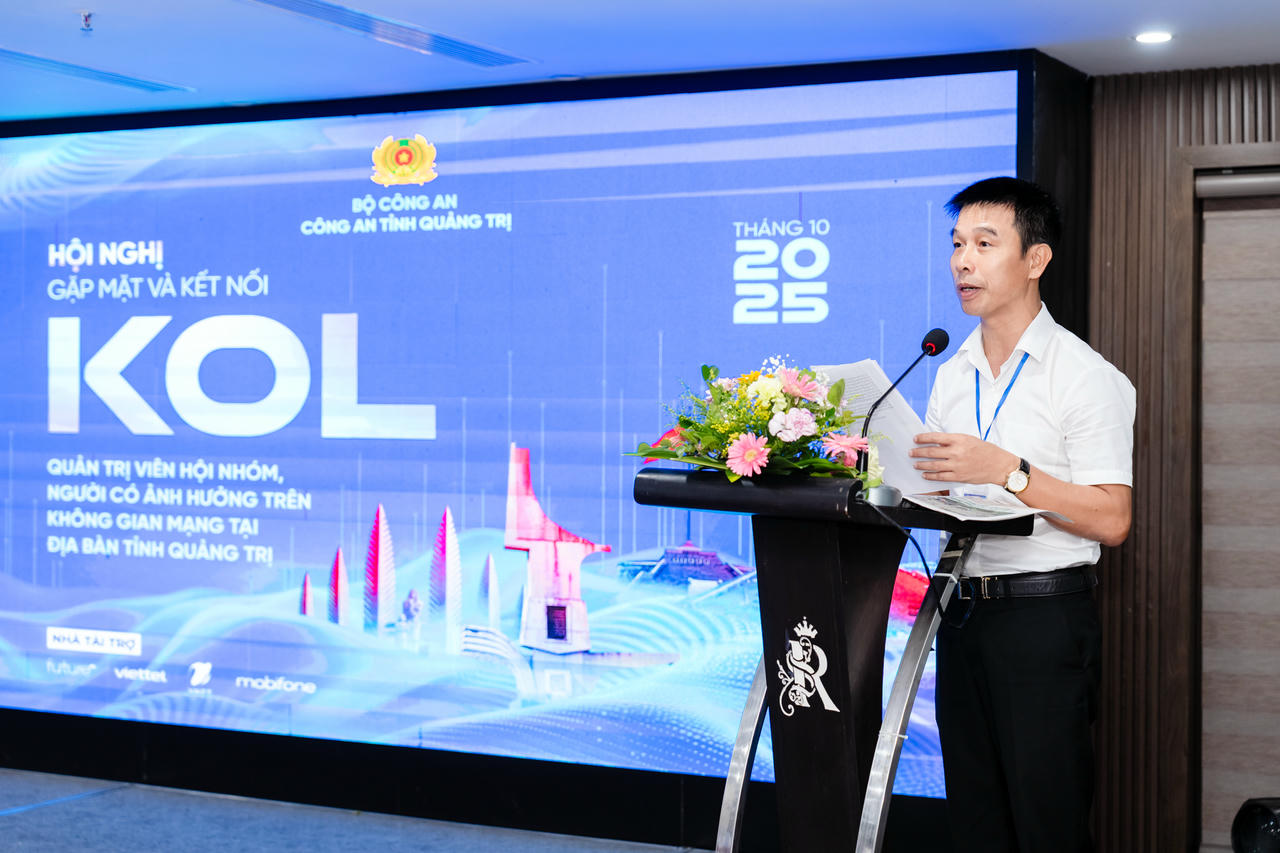 Nhà báo Dương Công Khánh - Chủ tịch "Liên minh niềm tin số" phát biểu nhận nhiệm vụ.