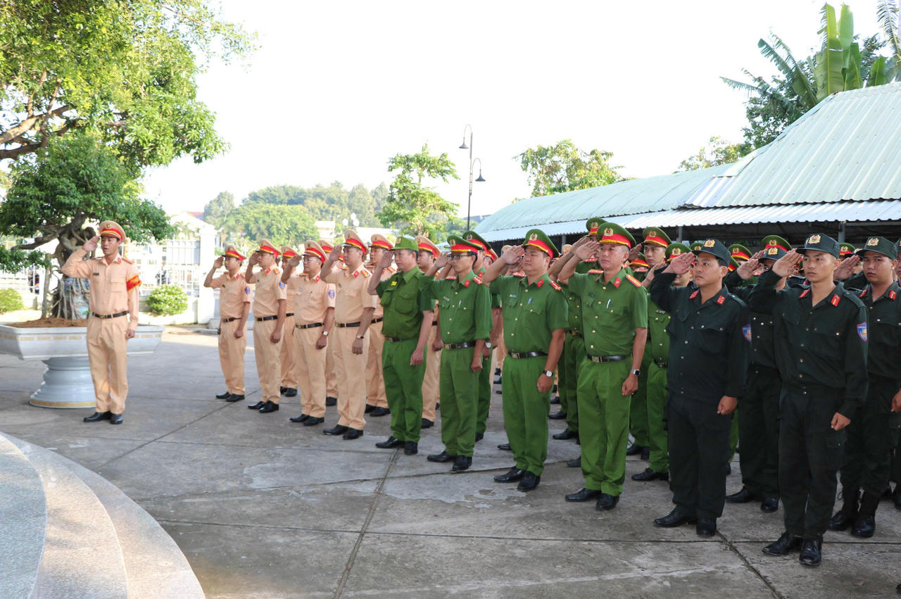 Các lực lượng tham gia lễ ra quân.&nbsp;Ảnh: Tiến Dũng.
