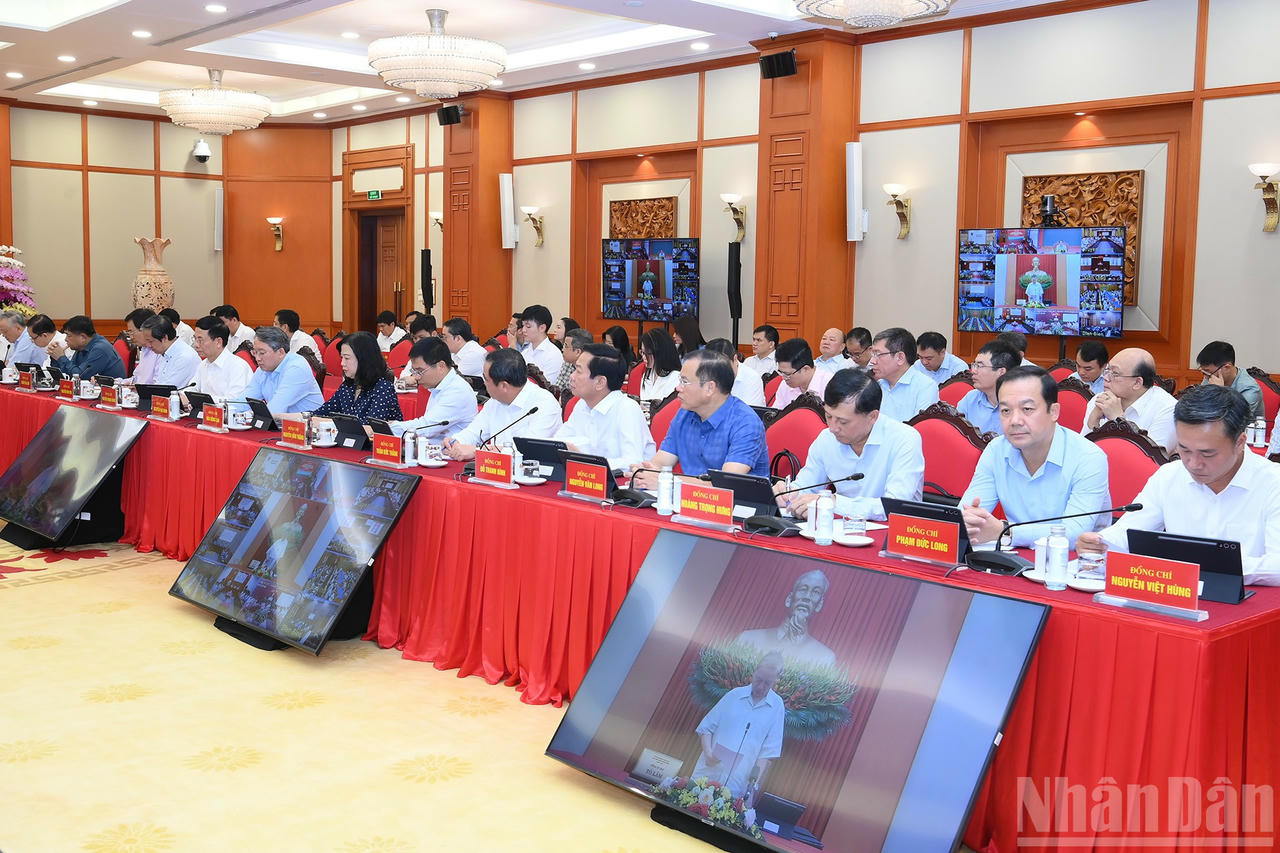 Các đại biểu tham dự phiên họp. Ảnh: nhandan.vn