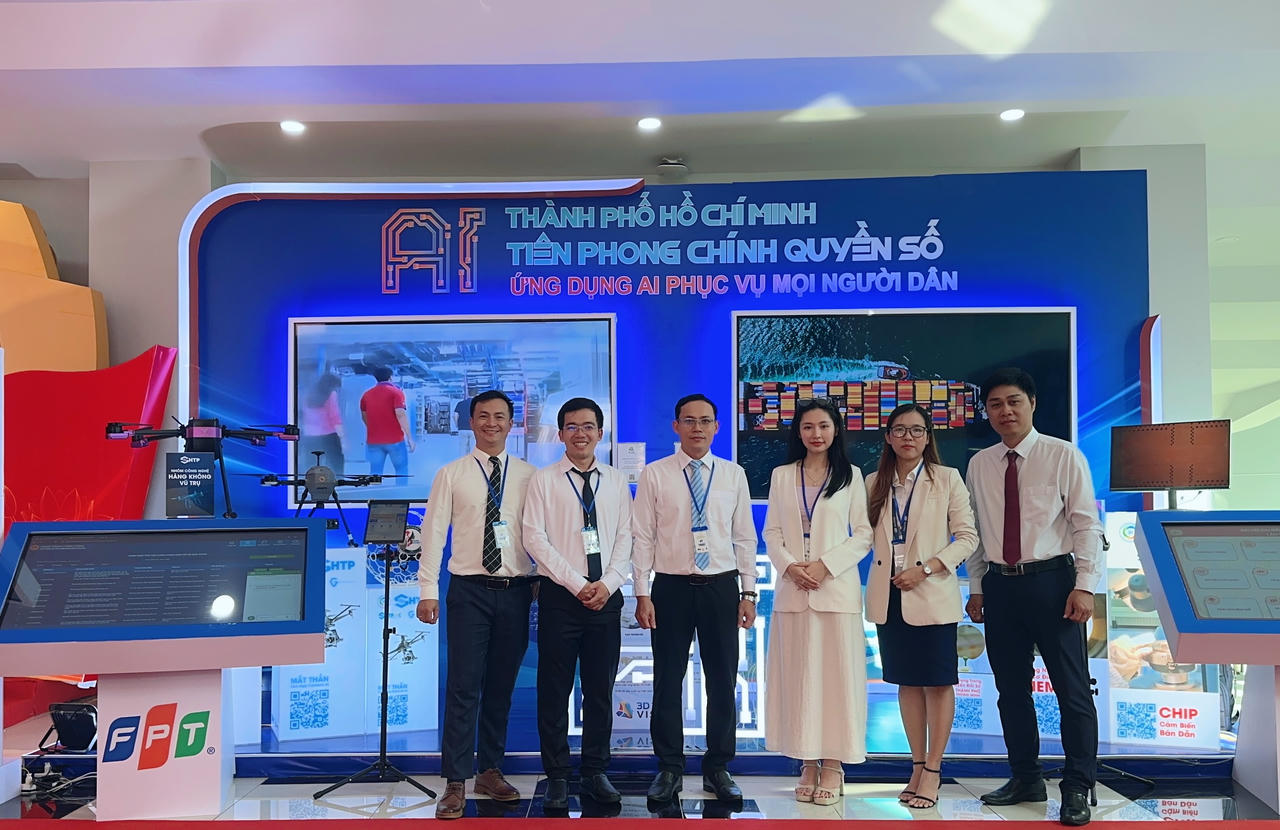 Tập đoàn FPT phối hợp cùng Trung tâm Chuyển đổi số TPHCM tham gia trưng bày các sản phẩm, giải pháp công nghệ tiêu biểu.
