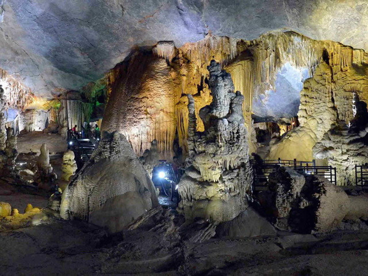 Động Thiên Đường, một kỳ quan thuộc Di sản 
thiên nhiên thế giới Vườn Quốc gia Phong Nha - Kẻ Bàng. 
(Nguồn: Thanh Hà)