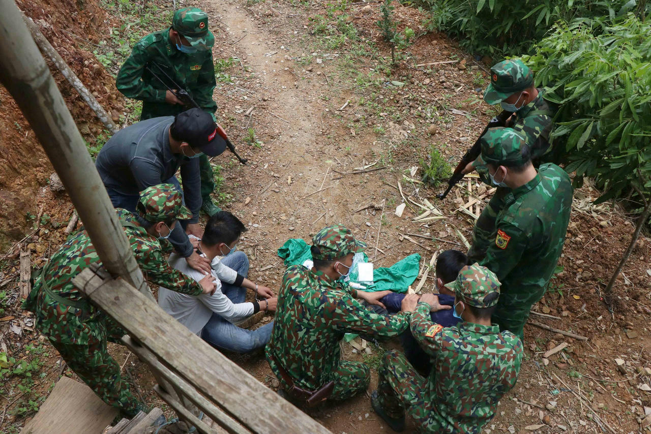 Cuộc chiến với tội phạm ma túy ở vùng biên diễn ra cam go, quyết liệt. (Ảnh: ĐVCC)