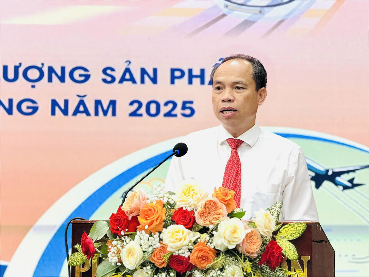 Chủ tịch HĐND phường Đồ Sơn Lê Quốc Tiến phát biểu.