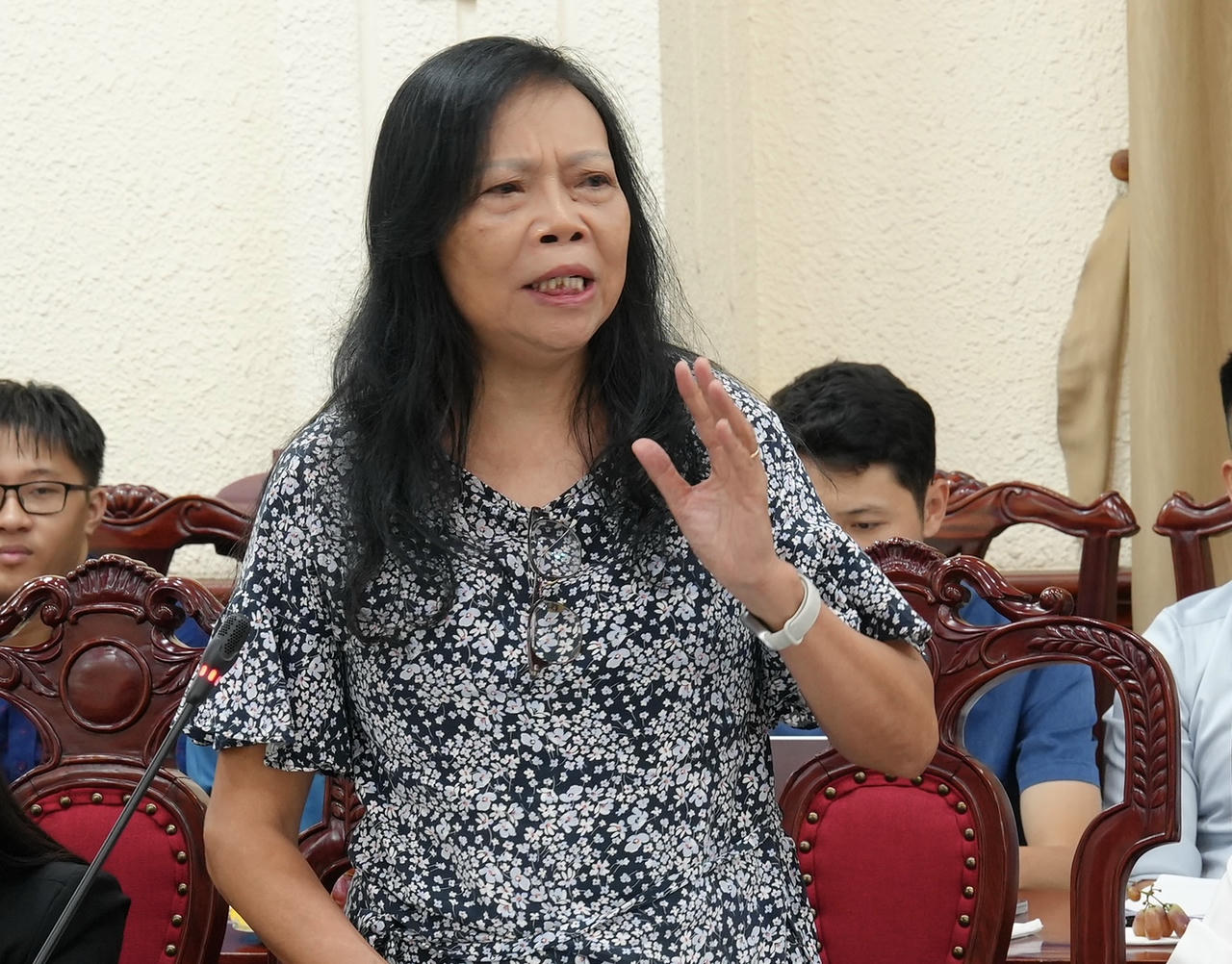 Nguyên Vụ trưởng Vụ Pháp luật hành chính Nguyễn Thị Kim Thoa phát biểu tại hội thảo.