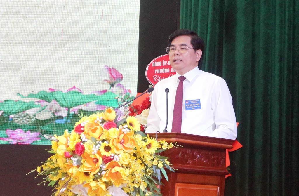 Ông Nguyễn Hải Long - Phó Chủ tịch Ủy ban MTTQ Việt Nam tỉnh, Chủ tịch Liên đoàn Lao động tỉnh Ninh Bình phát biểu chỉ đạo Đại hội. (Ảnh: Tiến Đoàn)