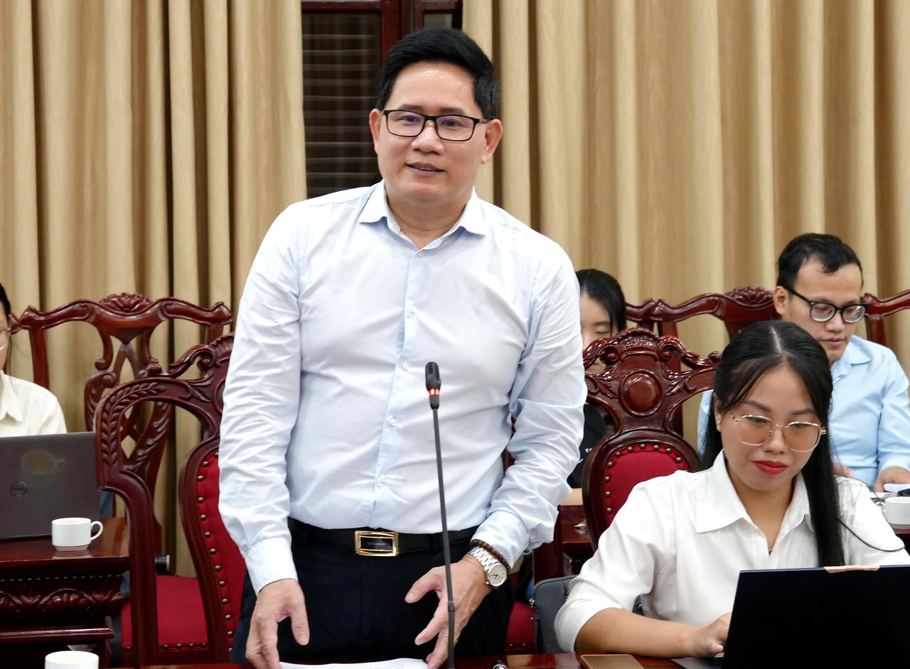 Vụ trưởng Vụ Hợp tác quốc tế Nguyễn Hữu Huyên phát biểu tại hội thảo.