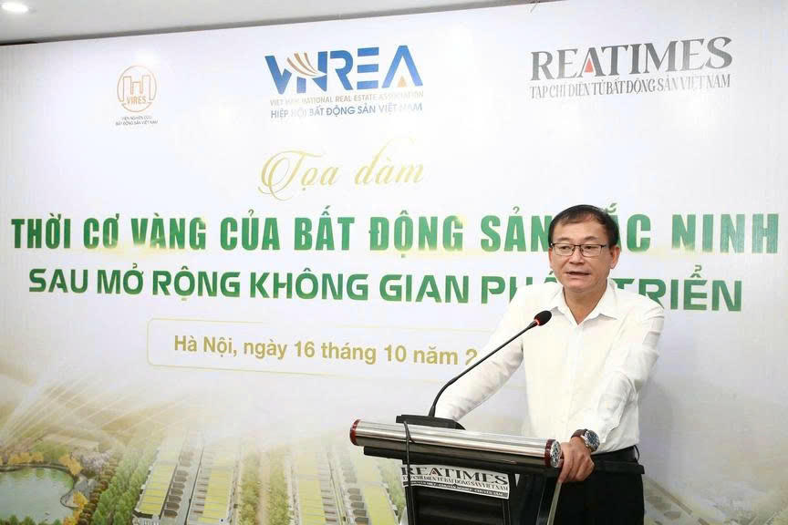 PGS.TS. Nguyễn Quang Tuyến, Phó Chủ tịch Hội đồng Trường, Trưởng khoa Pháp luật kinh tế, Trường Đại học Luật Hà Nội chia sẻ tại buổi tọa đàm