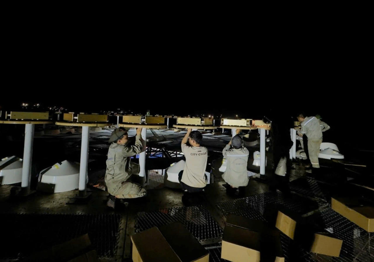 Lắp đặt hệ thống anten sideband thuộc dự án thành phần 2 của sân bay Long Thành.