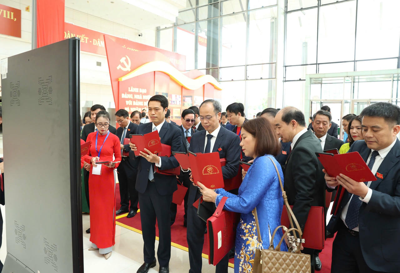 Ấn tượng với ứng dụng công nghệ số mạnh mẽ tại Đại hội Đảng bộ TP Hà Nội