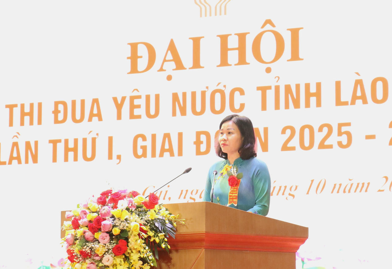 Bà Nguyễn Thị Tuyến - Ủy viên Ban Chấp hành Trung ương Đảng, Phó Chủ tịch Ủy ban Trung ương MTTQ Việt Nam, Chủ tịch Hội Liên hiệp Phụ nữ Việt Nam, Ủy viên Hội đồng Thi đua - Khen thưởng Trung ương phát biểu chỉ đạo Đại hội