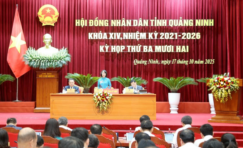 HĐND tỉnh Quảng Ninh thống nhất cao, thông qua 12 nghị quyết tại Kỳ họp thứ 32.