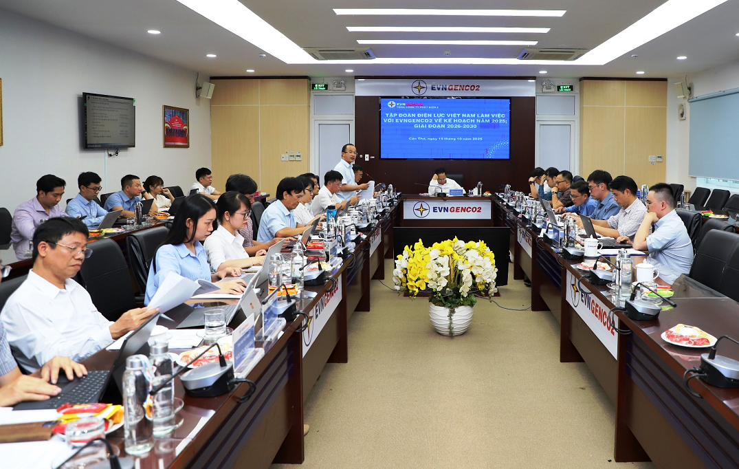 Quang cảnh buổi làm việc.&nbsp;