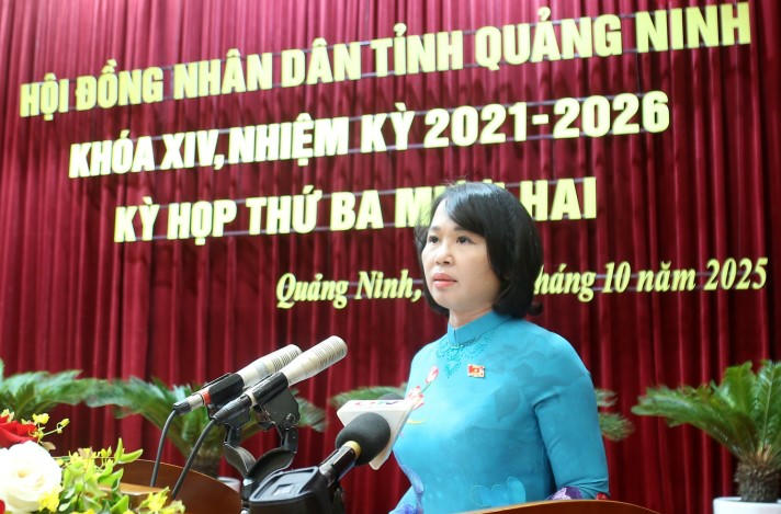 Bà Trịnh Thị Minh Thanh - Phó Bí thư Thường trực Tỉnh ủy, Chủ tịch HĐND tỉnh Quảng Ninh phát biểu tại Kỳ họp.