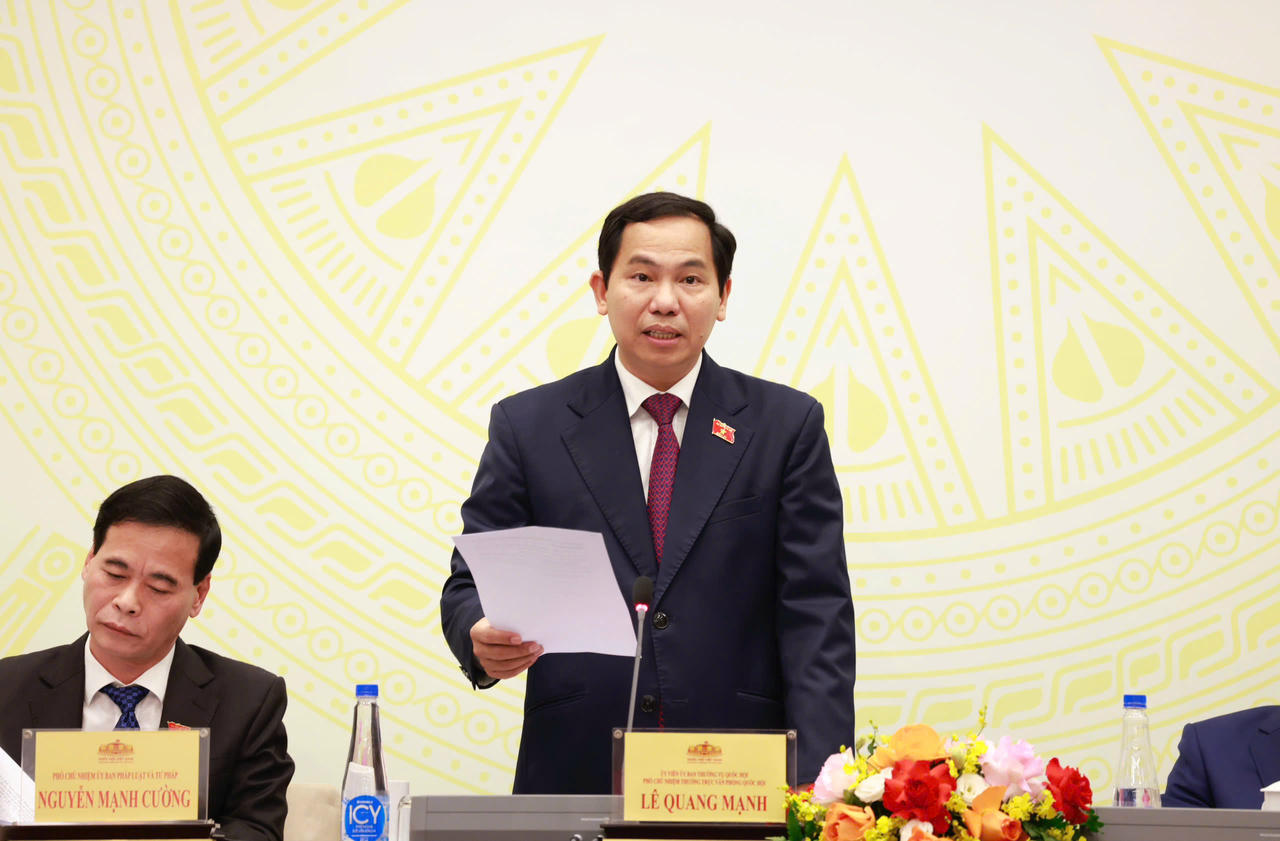 Phó Chủ nhiệm Thường trực Văn phòng QH Lê Quang Mạnh . (Ảnh: NL)